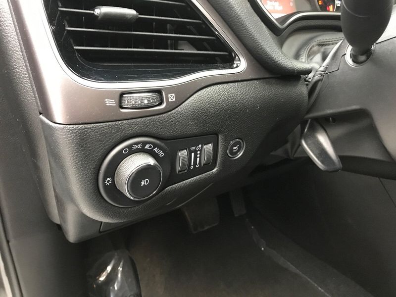2021 Jeep Cherokee LimitedImage 4