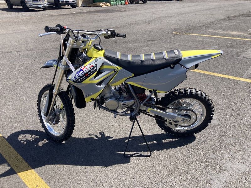 2022 Suzuki RM-85M2  in a BLACK / YELLOW exterior color. Legacy Powersports 541-663-1111 legacypowersports.net 