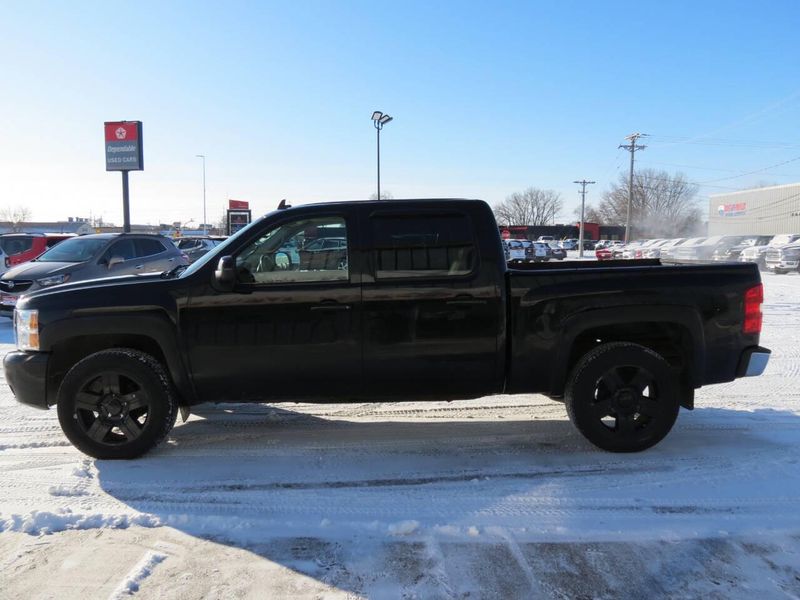 2007 Chevrolet Silverado 1500 LTZ 4dr Crew Cab 4WD 5.8 ft. SBImage 5