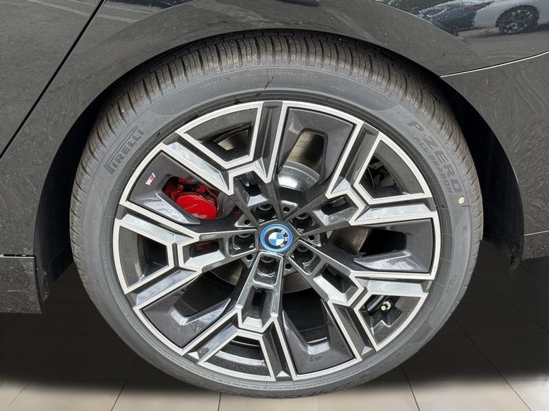 2025 BMW i5 eDrive40Image 17