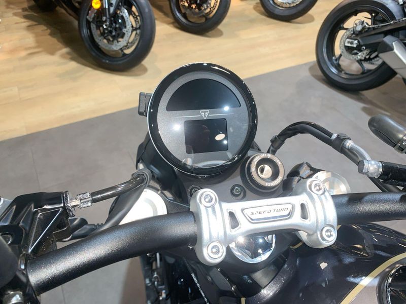 2025 Triumph SPEED TWIN 900 Image 17