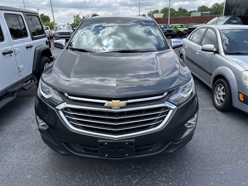 2018 Chevrolet Equinox PremierImage 2