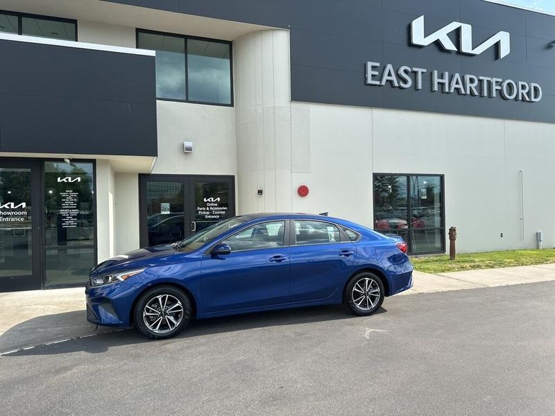 2023 Kia Forte LXSImage 1