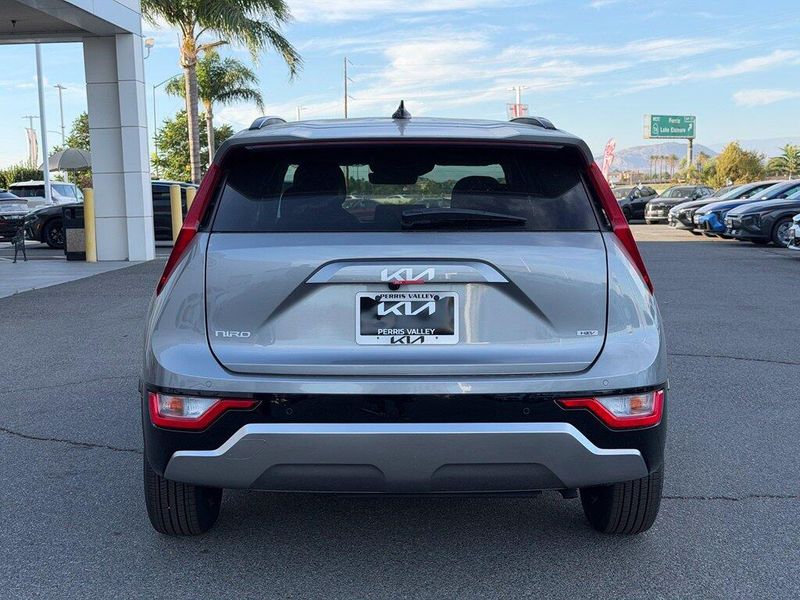 New 2026 Kia Niro SXImage 6
