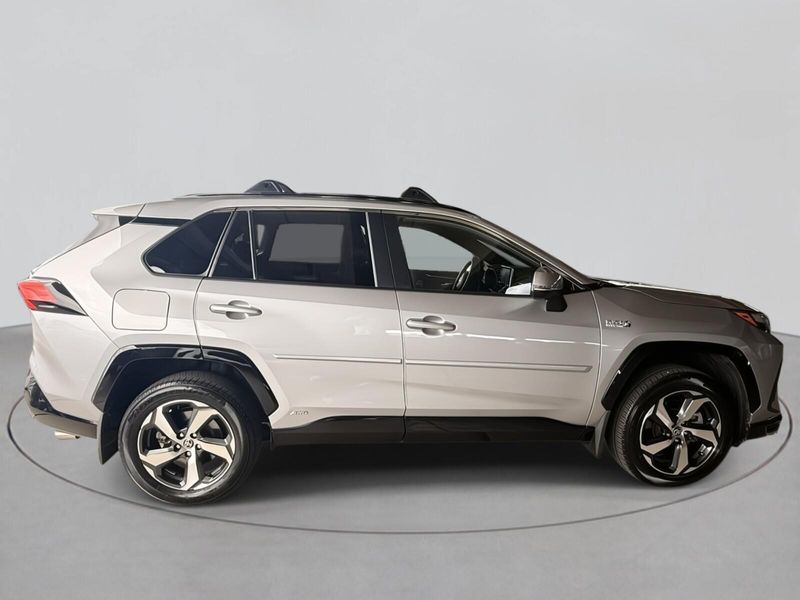 2022 Toyota RAV4 Prime SE photo 6