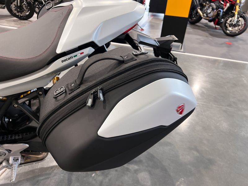 2023 Ducati SuperSport SImage 5