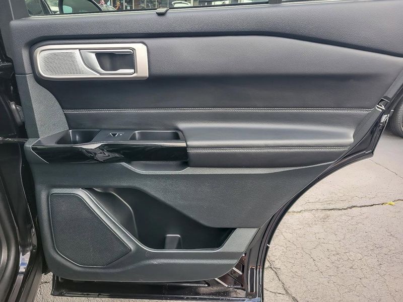 2024 Ford Explorer ST photo 23