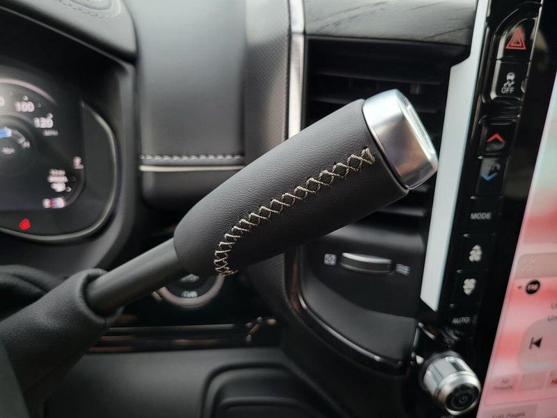2025 RAM 3500 Limited Crew Cab 4x4 8
