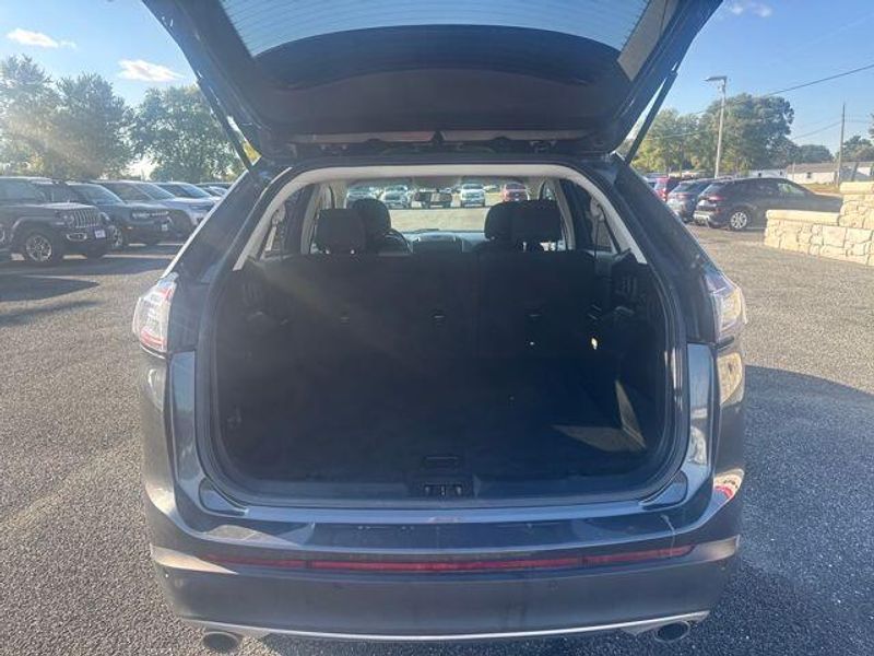 2017 Ford Edge SEL photo 3