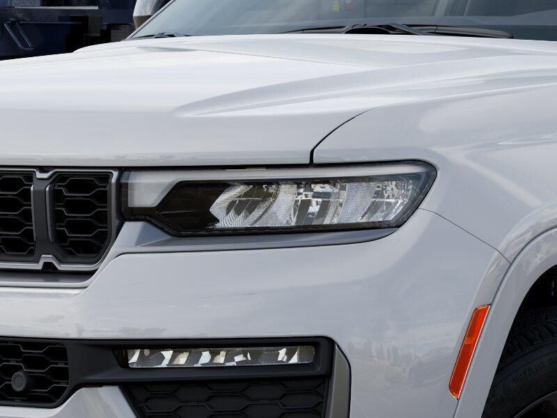 New 2026 Jeep Grand Cherokee Limited Reserve 4x4Image 6