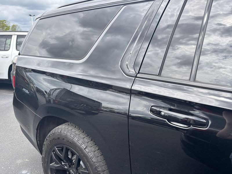 Used 2022 Chevrolet Suburban Z71Image 6