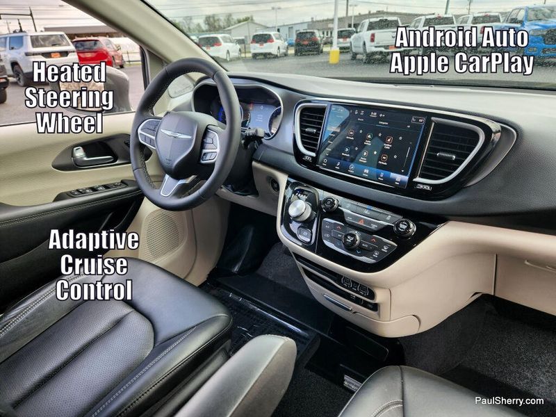 Used 2022 Chrysler Pacifica Touring L