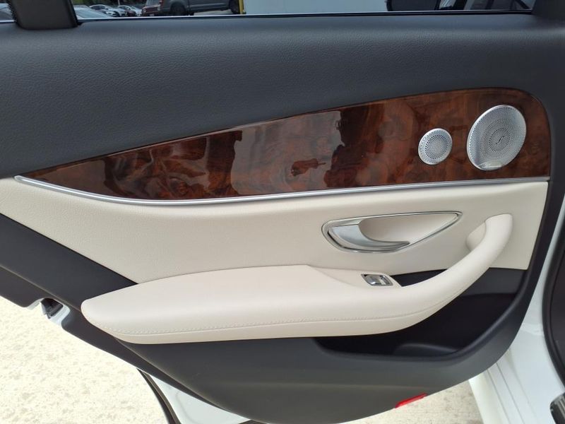 2018 Mercedes-Benz E 300 300Image 16