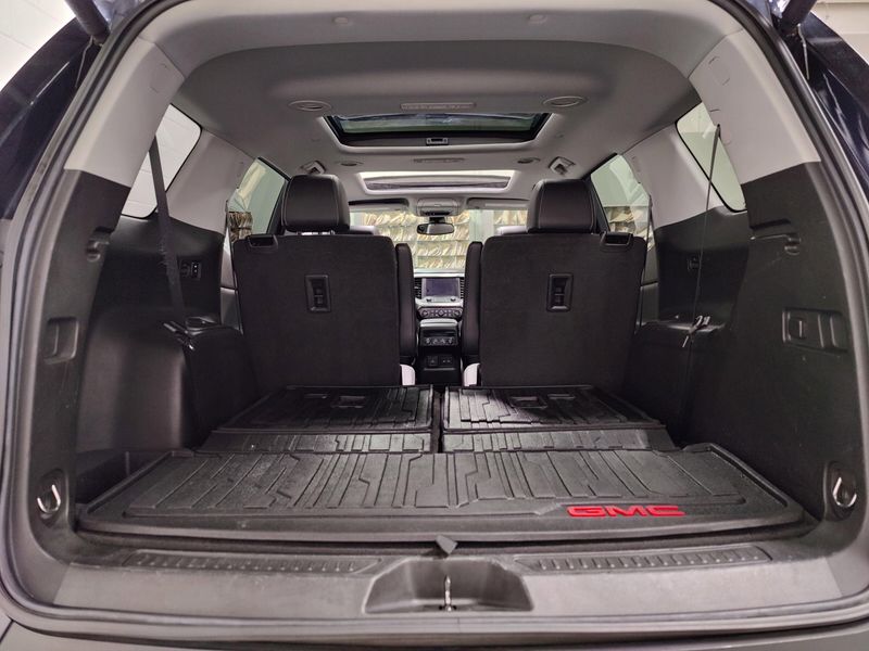 Used 2021 GMC Acadia AWD SLT Luxury w/Sunroof & NavImage 14