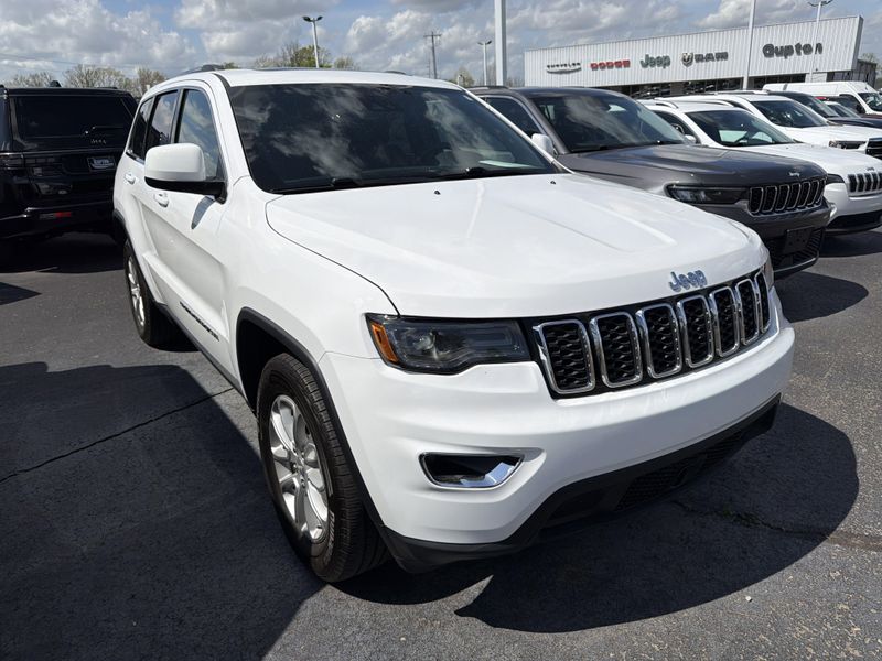 Used 2021 Jeep Grand Cherokee Laredo XImage 3