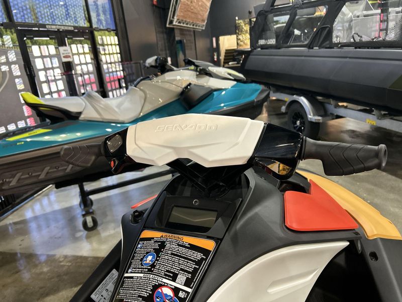 New 2024 Sea-Doo SPARK FOR 3 90 (SOUND SYSTEM) Image 20