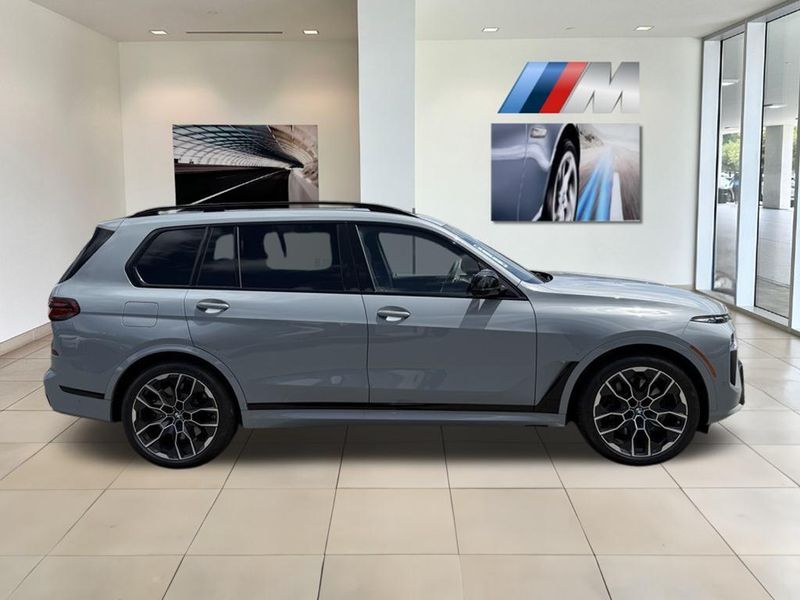 2025 BMW X7 M60iImage 5