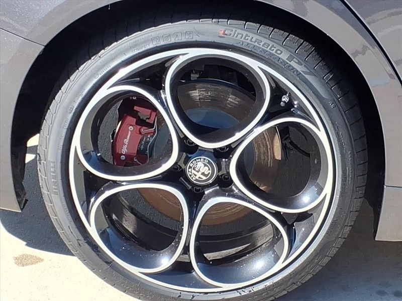 New 2025 Alfa Romeo Giulia RwdImage 6