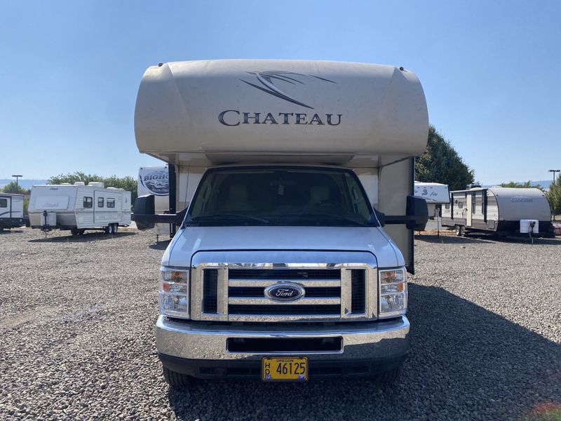 Used 2017 THOR CHATEAU 31Y Image 11