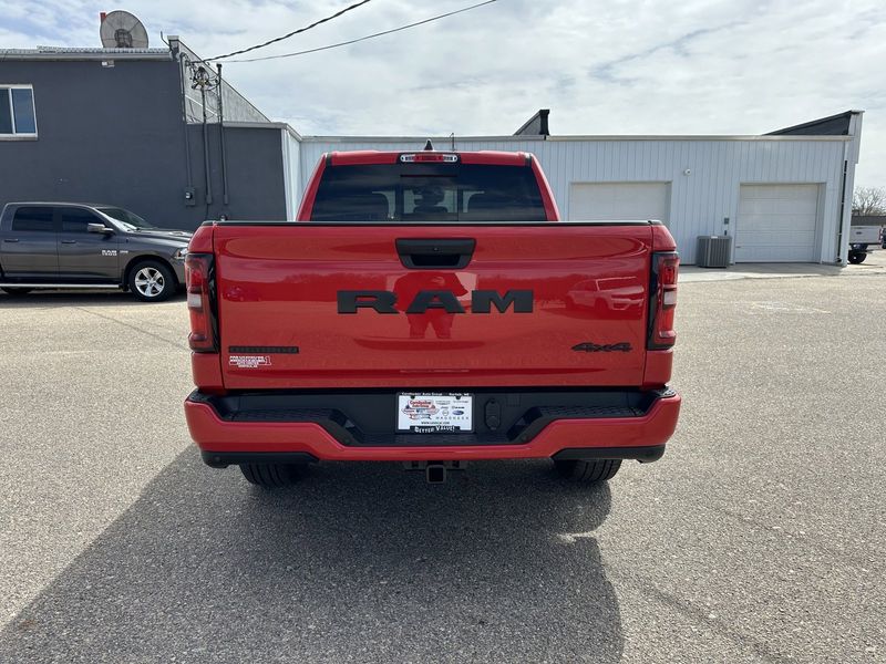 2025 RAM 1500 Big Horn Crew Cab 4x4 5