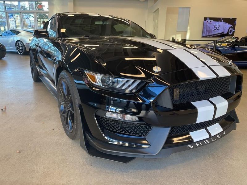 2019 Ford Mustang Shelby GT350Image 2