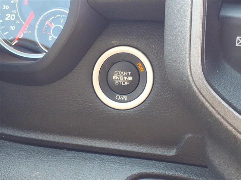 2024 Ram 1500 Tradesman photo 9