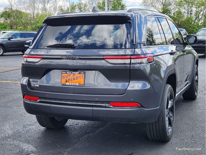 Used 2022 Jeep Grand Cherokee Altitude