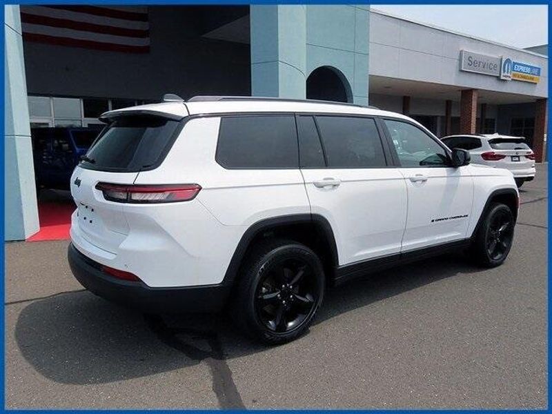 Used 2022 Jeep Grand Cherokee L AltitudeImage 7