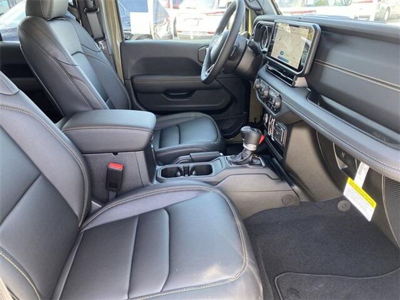 2025 Jeep Gladiator Big Bear 4x4Image 12