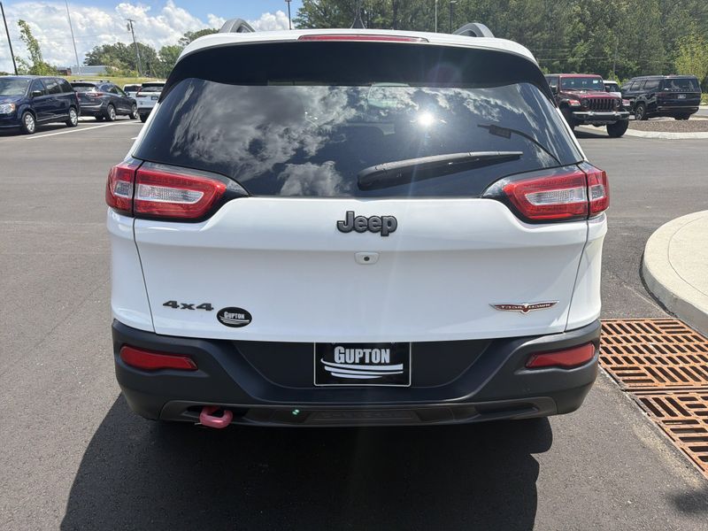 Used 2016 Jeep Cherokee TrailhawkImage 11