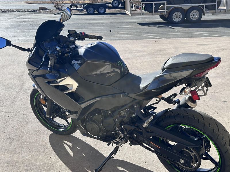 USED 2022 KAWASAKI NINJA 400 ABS Image 6