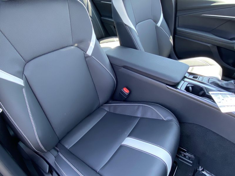 New 2025 Toyota Camry SEImage 11