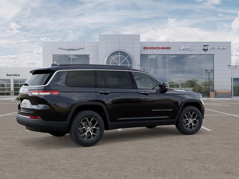 2025 Jeep Grand Cherokee Limited photo 2