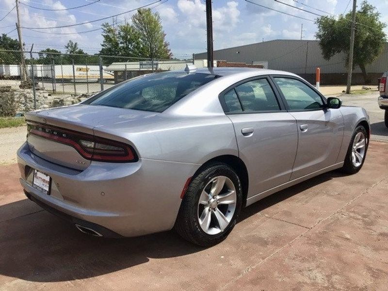 2018 Dodge Charger SXTImage 5