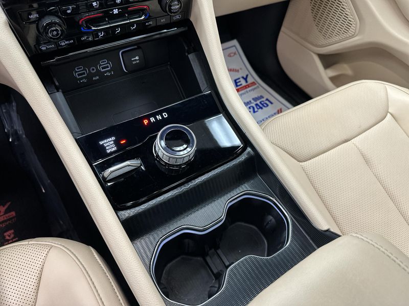 Used 2025 Jeep Grand Cherokee LimitedImage 12