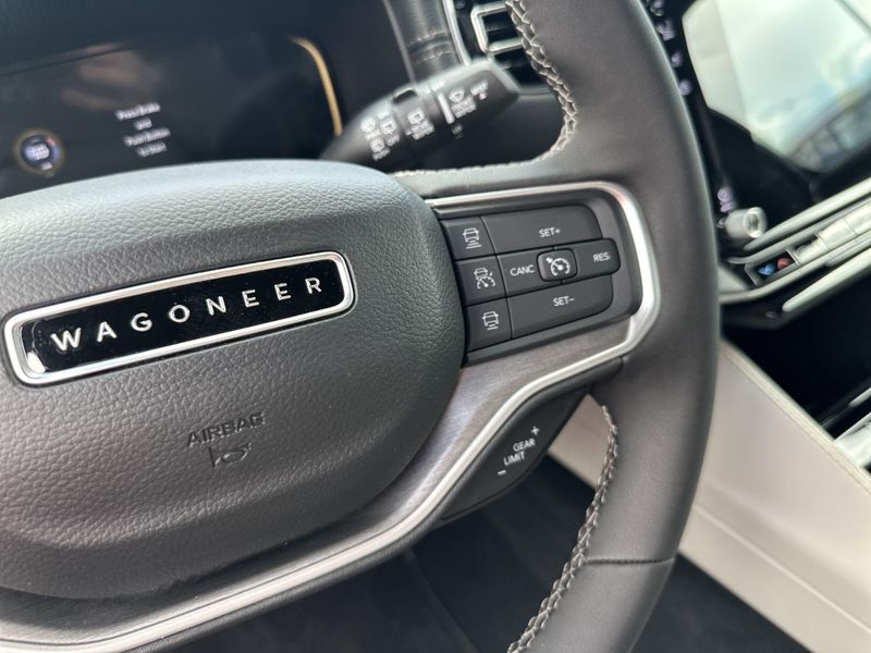 2025 Jeep Wagoneer Series Ii 4x4Image 30