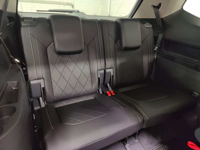 Used 2025 Volkswagen Atlas SEL Premium AWD R-Line Sunroof/NavImage 22