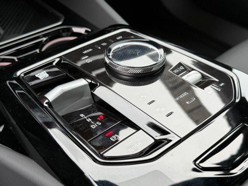 New 2026 BMW 5 Series 530iImage 24