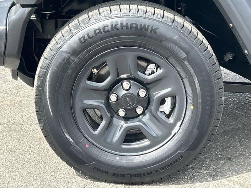 Used 2023 Jeep Wrangler SportImage 10