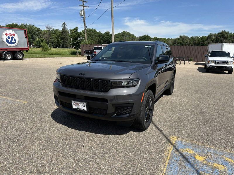 2024 Jeep Grand Cherokee L Altitude XImage 4