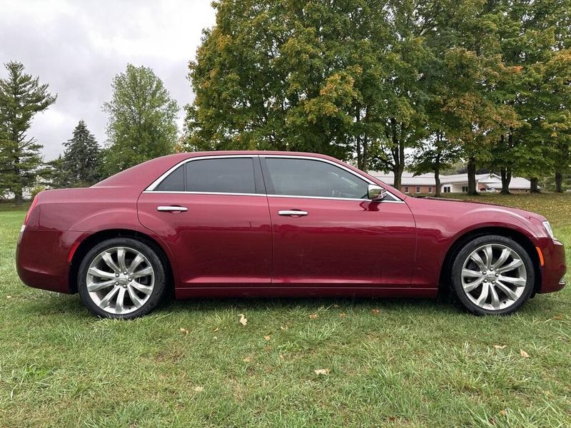 2018 Chrysler 300 Limited photo 3