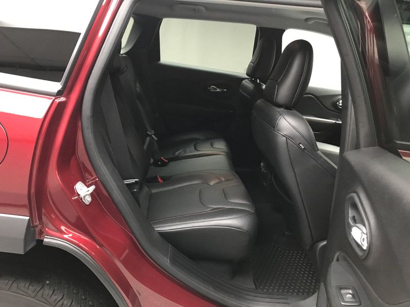 Used 2021 Jeep Cherokee TrailhawkImage 18