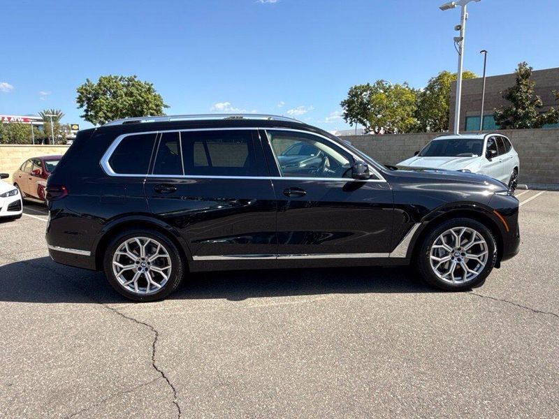Used 2025 BMW X7 xDrive40iImage 7