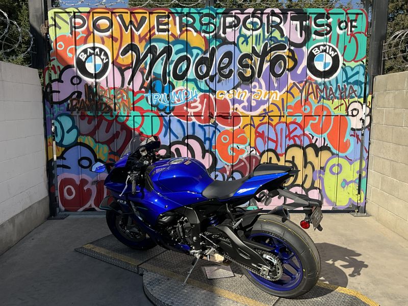 New 2026 Yamaha YZF-R1 Image 3