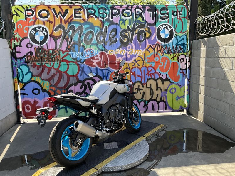 New 2025 Yamaha MT-10 Image 5