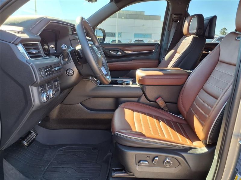 Used 2023 GMC Yukon Denali UltimateImage 13
