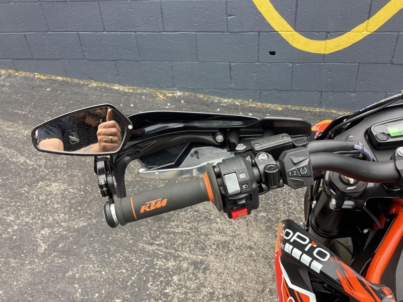2020 KTM SMC 690 R 