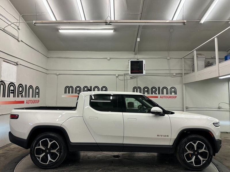 2022 Rivian R1T AdventureImage 10