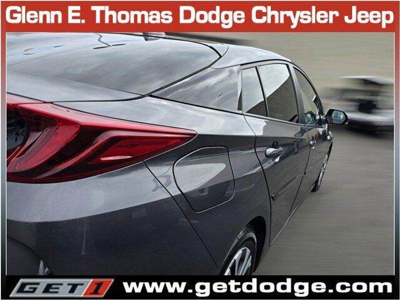 2021 Toyota RAV4 XLE photo 12