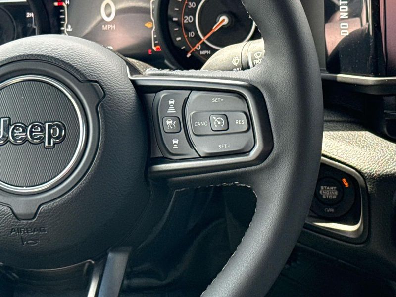 New 2026 Jeep Gladiator Sport S 4x4